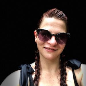 Meet your Posher, Elizabeth